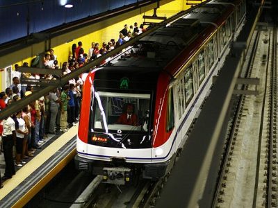 Falla eléctrica interrumpe por 10 minutos el servicio de la Línea 2 del Metro y el Teleférico