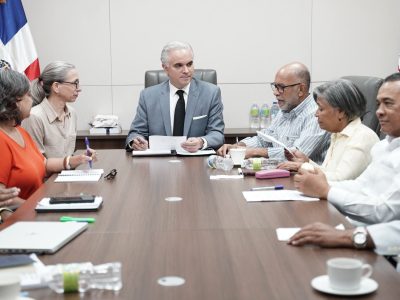 Minerd y ADP acuerdan fase final de Evaluación Docente