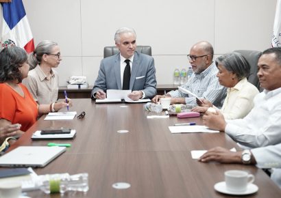 Minerd y ADP acuerdan fase final de Evaluación Docente