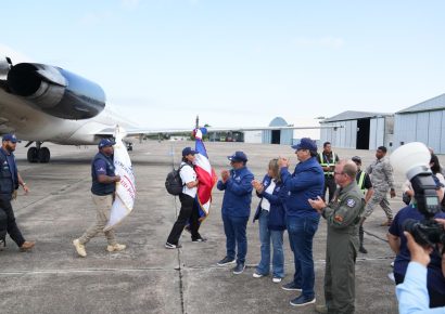 Ministro de Salud retorna al país junto a brigada médica tras misión humanitaria en Venezuela