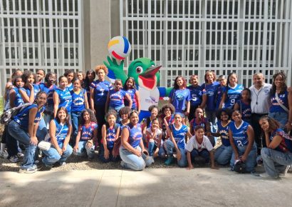 Niñas atletas celebran junto a Reinas del Caribe y Cuba