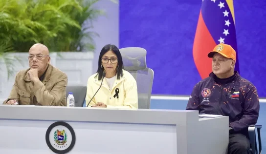 Delcy Rodríguez informa que padece un problema de salud y asegura que no le impedirá seguir trabajando tras los terremotos