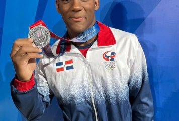 Javier Núñez logra plata en 100 metros libres
