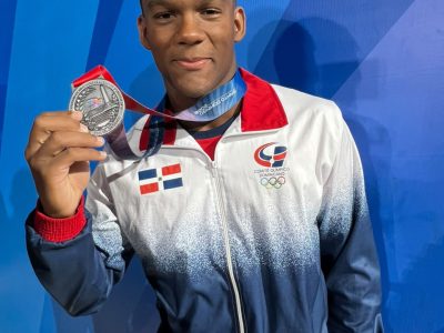 Javier Núñez logra plata en 100 metros libres