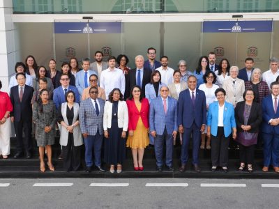 Presentan ante organismos internacionales avances de la consulta para transformar la educación de RD
