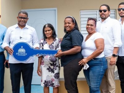 Propeep entrega vivienda digna a doña Olinda en Manoguayabo