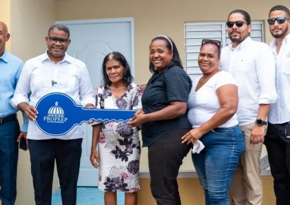 Propeep entrega vivienda digna a doña Olinda en Manoguayabo