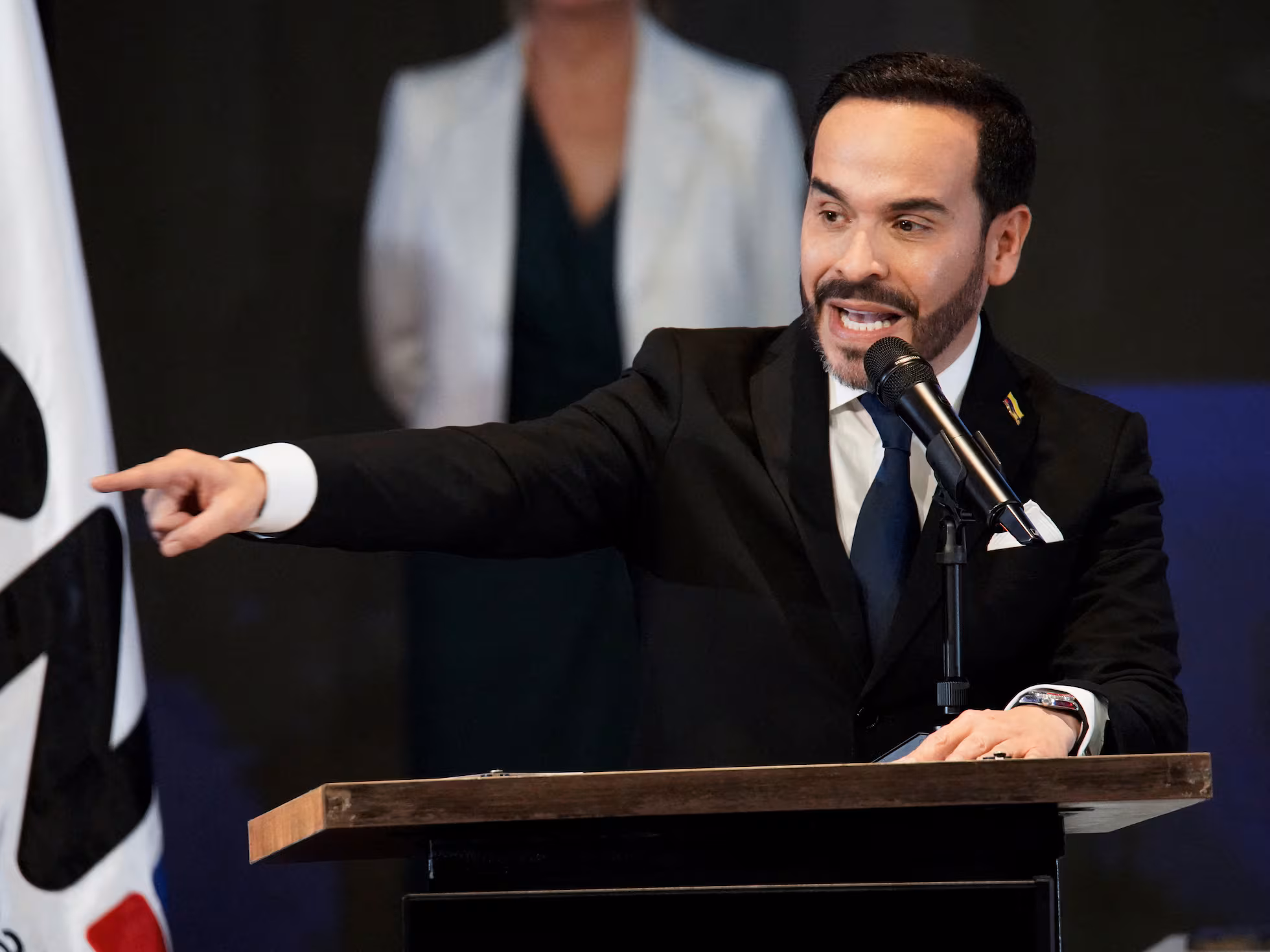 De la Espriella anuncia acciones legales por supuestas anomalías en la gestión de Petro