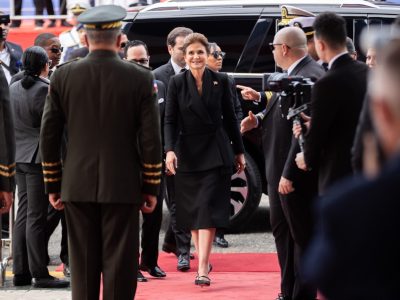 Raquel Peña sostendrá reunión en Washington con secretario de Salud de EE. UU.