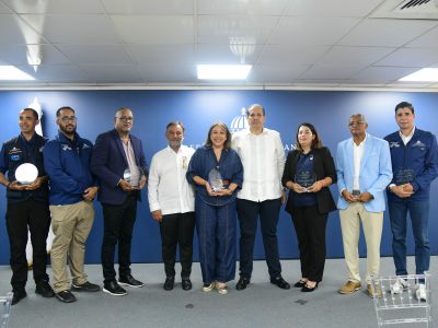 Salud reconoce a brigada dominicana que asistió en terremotos de Venezuela