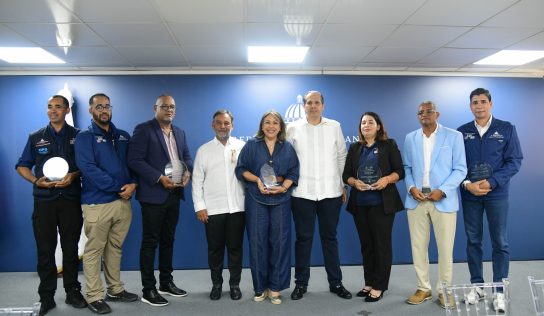 Salud reconoce a brigada dominicana que asistió en terremotos de Venezuela