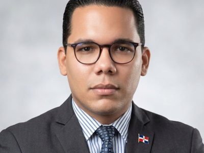La Lección del Bronce y de la Tierra: La Hora de Venezuela y el Deber de América