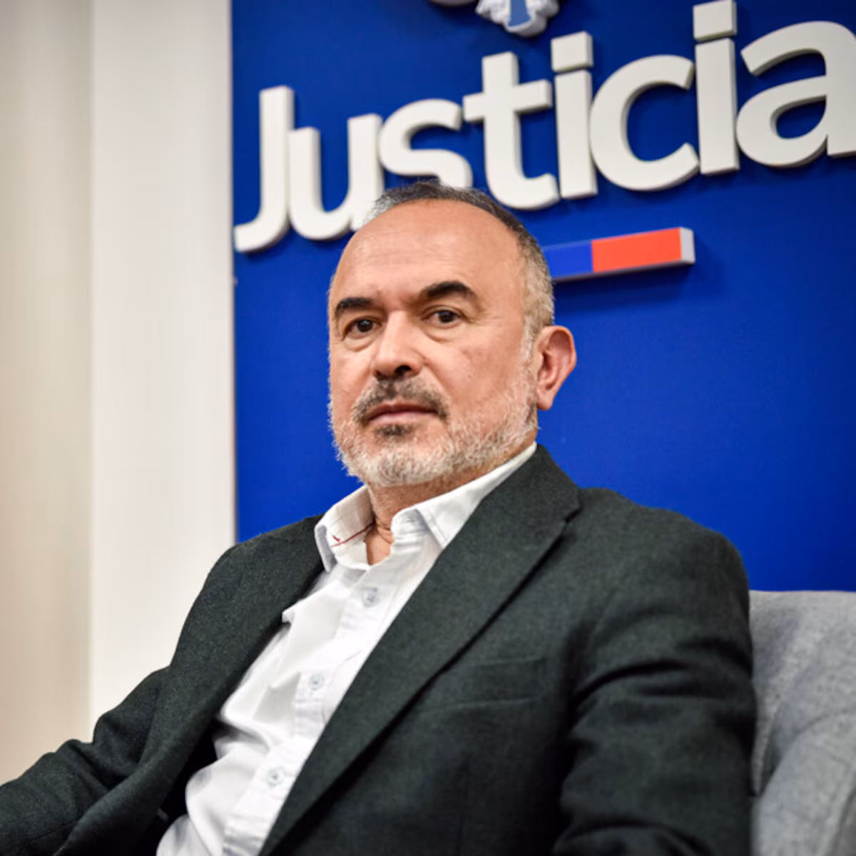 Ministro de Justicia de Colombia renuncia tras cuestionar la estrategia de paz de Petro