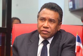 Félix Bautista propuso sanciones económicas en casos de expresión