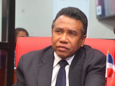 Félix Bautista propuso sanciones económicas en casos de expresión
