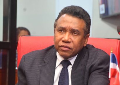 Félix Bautista propuso sanciones económicas en casos de expresión