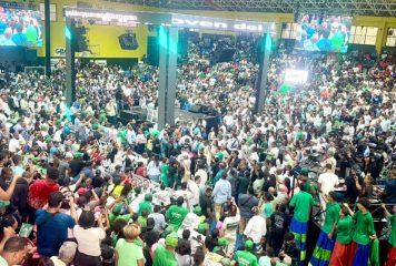 Leonel Fernández encabezó acto con jóvenes bajo formato 360 grados