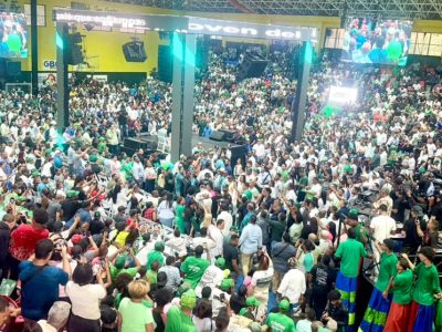 Leonel Fernández encabezó acto con jóvenes bajo formato 360 grados