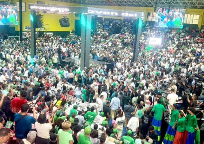 Leonel Fernández encabezó acto con jóvenes bajo formato 360 grados