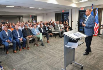 Guido Gómez Mazara pone en circulación en Miami su libro “Para que no se repita”