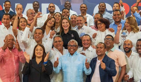 Carolina Mejía juramentó Comando Nacional de Alcaldes y Directores C28