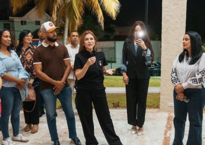 Carolina Mejía ilumina las calles de Arroyo Hondo III con 434 luminarias LED