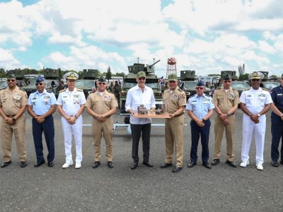 Abinader entrega blindado Furia VBD-2 y nuevos equipos para fortalecer la defensa nacional
