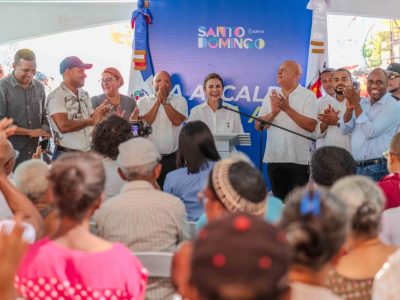 Carolina Mejía encabeza masivo operativo médico social en Capotillo