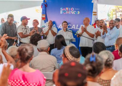 Carolina Mejía encabeza masivo operativo médico social en Capotillo