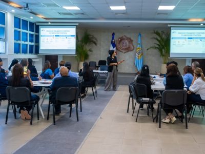 Colaboradores de Migración se capacitan en estrategias y planificación en la administración pública