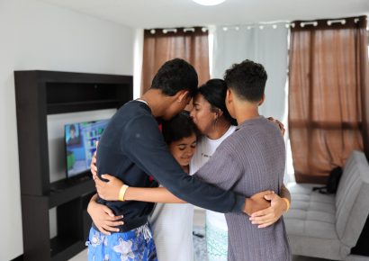 Más de 240 familias afectadas por sismos reciben nuevas viviendas en Venezuela