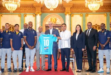 Abinader recibe al Salcedo FC tras histórica corona en la LDF