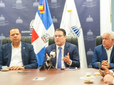 MICM y Pro Consumidor abren diálogo con Adanegas por comisiones en pagos con tarjetas