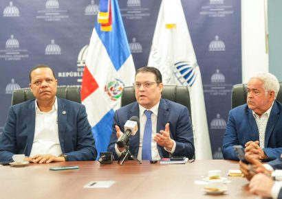MICM y Pro Consumidor abren diálogo con Adanegas por comisiones en pagos con tarjetas