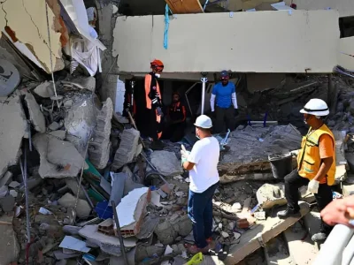 Rescatan con vida a un sobreviviente tras ocho días bajo los escombros en Venezuela