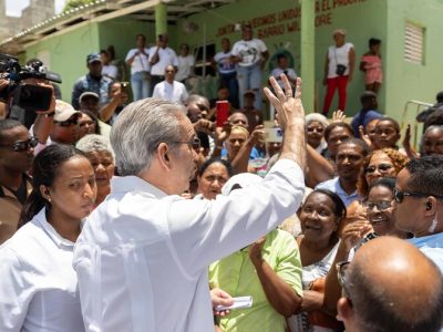 Abinader entregará títulos y celebrará Día de los Padres en el Gran Santo Domingo