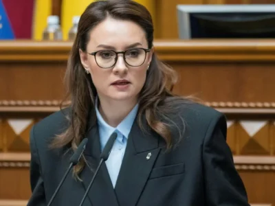 Parlamento de Ucrania aprueba la salida de la primera ministra Yulia Sviridenko y de su Gobierno