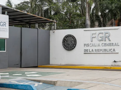 Fiscalía mexicana acusa Fiscalía mexicana acusa a exgobernador de liderar red de contrabando de combustible por 230 millones de dólares