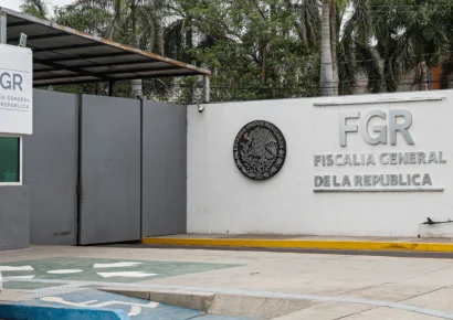 Fiscalía mexicana acusa Fiscalía mexicana acusa a exgobernador de liderar red de contrabando de combustible por 230 millones de dólares