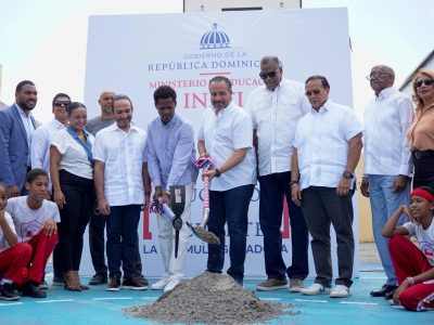 Inefi inicia construcción de techado en escuela República de Chile