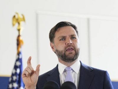 Vance afirma que negaciones de Irán sobre contactos con EE. UU. son una «táctica de negociación»