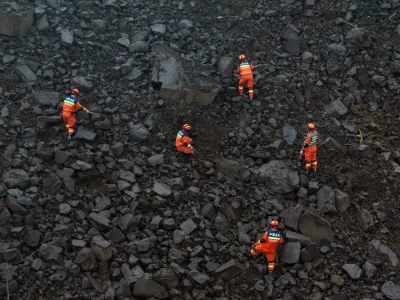 Aumenta a 41 la cifra de muertos por deslizamiento de tierra en el centro de China