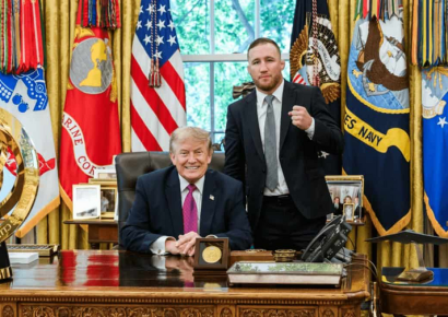 Trump recibe a Justin Gaethje en el Despacho Oval tras victoria en la UFC