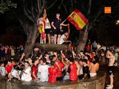 Una persona fallece tras el colapso de una fuente durante los festejos del Mundial en España