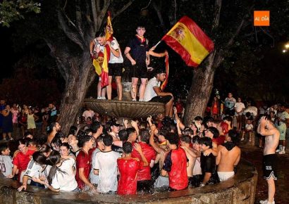 Una persona fallece tras el colapso de una fuente durante los festejos del Mundial en España