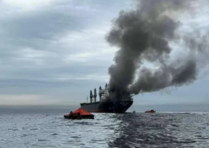 Irán informa de la explosión de dos petroleros en el estrecho de Ormuz en medio de la tensión con EE.UU.