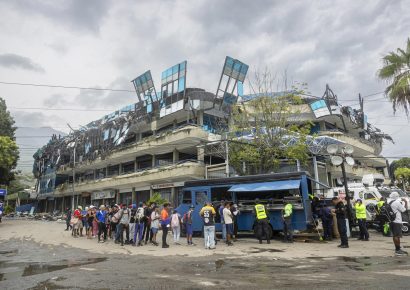 Solo tres negocios reabrieron en Caraballeda tras terremotos