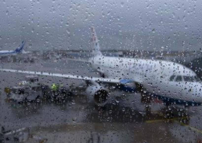 Tormentas paralizan aeropuertos de Nueva York con cientos de vuelos afectados