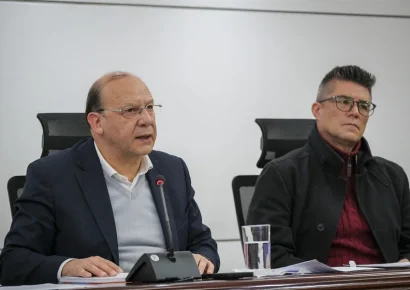 Gobierno de Petro detiene las reuniones de transición con el nuevo Gobierno colombiano