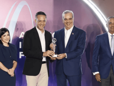 Grupo Rensa Solar recibe premio de energía en Foro de Inversión